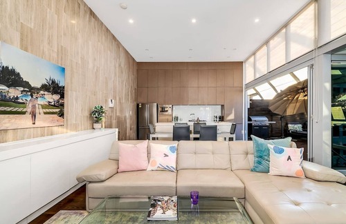 Darling Harbour Apartment | Luxury Loft in the CBD with Outdoor Living
