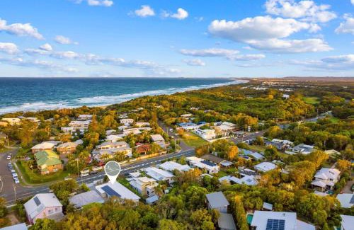 Yaroomba House | Luxury Modern 4 BR Pet Friendly Family Beach Home