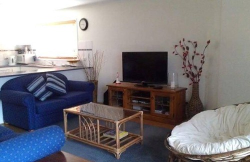 Ventnor House | Lyall Street Retreat