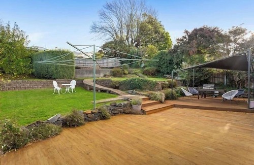 West Launceston House | Magnolia House: Near the Cataract Gorge & Parking