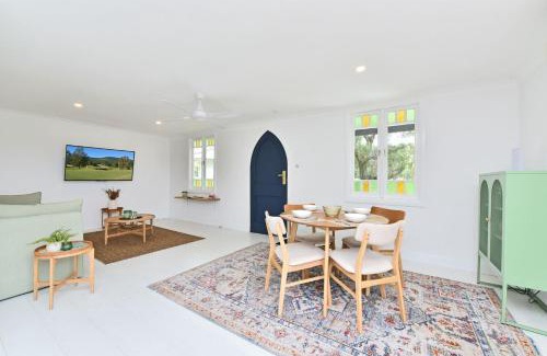 Broke House | Mahony Estate Vineyard View - Sleeping 2 Guests in Broke