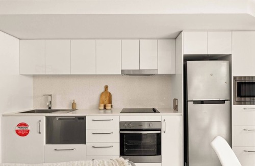 Manly Apartment | Manly Chic A Breezy Beachside Studio Retreat