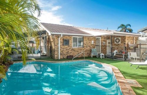 The Entrance House | Manning Pool House