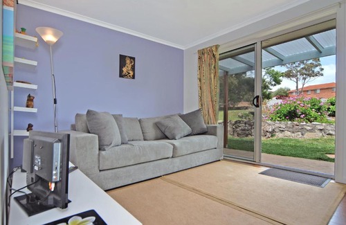 Vincentia House | Marazul BEST DEAL - Stone Bathtub, WIFI, Functional - Mandarins and lemons when available
