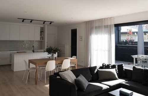 Rosebud House | Matilda Rose by Ready Set Stay - Near the beach & WIFI