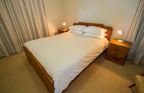Seventeen Seventy House | MEROONI 1770 holiday house