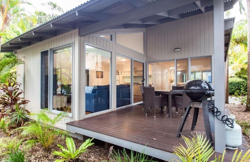 Boomerang Beach House | Mobys Resort 48