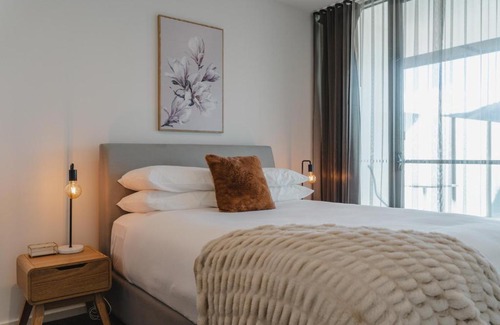 Braddon Apartment | Modern 1-Bed Apartment on Lonsdale St