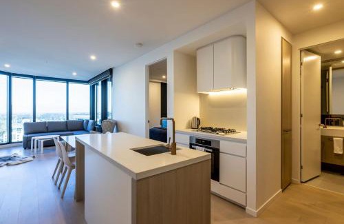Glen Waverley Apartment | Modern 2BR Abode with Balcony View Gym Access