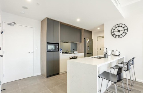 Wollongong CBD Apartment | Modern 2BR Apartment near Wollongong Beach