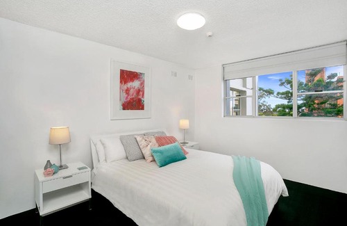 Cremorne Apartment | Modern 2BR Apartment with Views HARIS