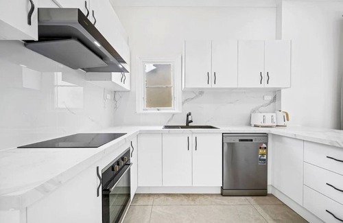 Glebe House | Modern 4B2B house@Glebe