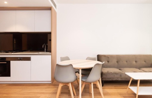 Chinatown Apartment | Modern Apartment in Darling Harbour