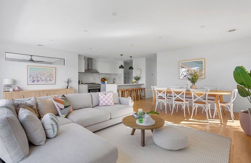Rye House | Modern Coastal Beach House - Rye Entertainer