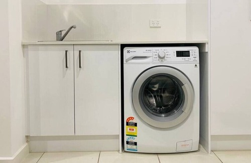 Findon Apartment | Modern Cosy 2-Bedroom Apt. close to City & Beach