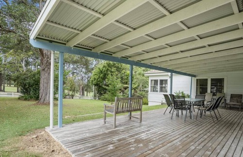 Mollymook House | Mollymook - Walk to Beach, Golf Course & Club