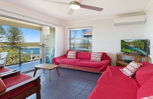 Caloundra Apartment | Moondara Unit 5, Bulcock Beach QLD