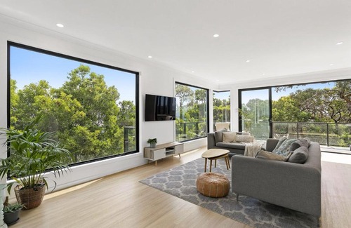 Anglesea House | Morning Surf
