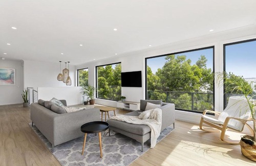 Anglesea House | Morning Surf