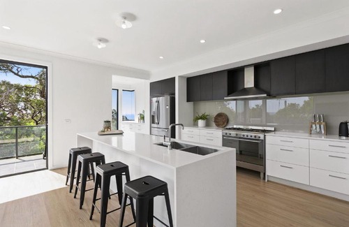 Anglesea House | Morning Surf