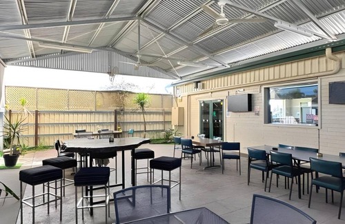 Balranald Hotel | Motel ∙ 2 bedrooms ∙ 6 guests