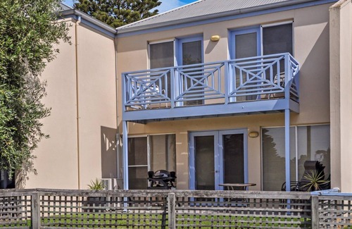 Port Fairy Apartment | Moyne Views 2 - Overlooking The Edge Of The Moyne River