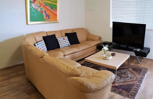Inglewood Apartment | Mt.Lawley Superb 2 BR location Comfort, style 2
