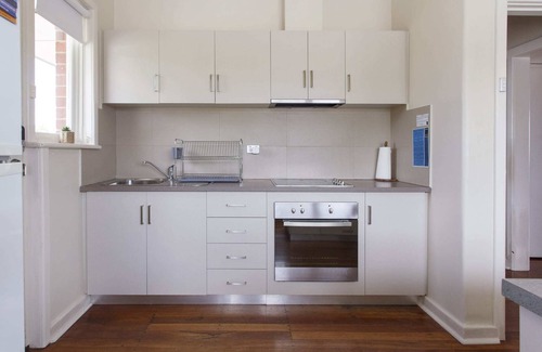 Perth Apartment | Neat 2 Bed 1 Bath Apartment in Applecross