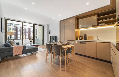 Chinatown Apartment | New 3BR Darling Harbour LUX Convenient Home +Park