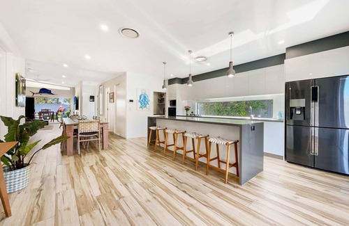 Warana House | *NEW LISTING*Gorgeous Warana Home 150mts to Beach