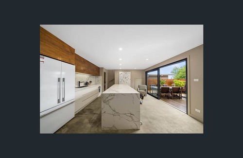 North Hobart House | North Hobart Luxury Holiday House