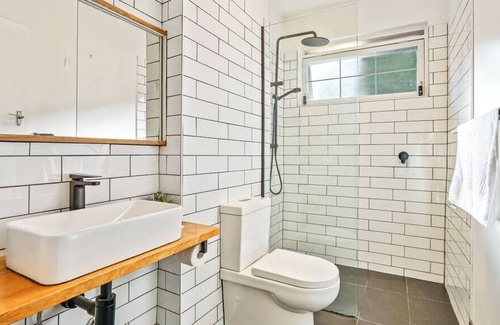 St Kilda West Apartment | Oasis By the Beach, Cute 1 Bedder@St kilda+Parking