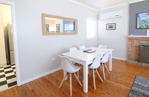 Blacksmiths House | Ocean Bliss at Blacksmiths-Short walk to the beach