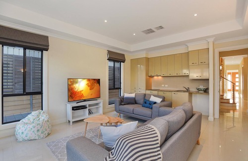 Moana House | Ocean View Moana - Sumptuous Esplanade Home with Stunning Sea Views - Perfect for Entertaining