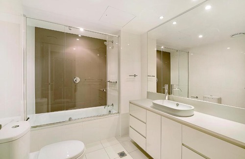 Surfers Paradise Apartment | OceanView Properties with Widest Balcony