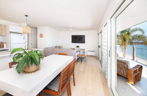 Corlette Apartment | "ON THE Beach" With Million-dollar Views. Enjoy the Best Beach at the Bay