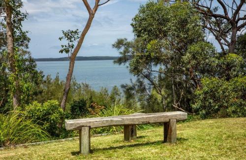 Culburra Beach House | On The Lake - Pet Friendly Waterfront