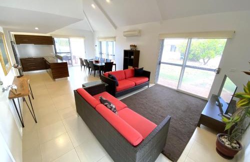 Exmouth Villa | Osprey Holiday Village Unit 104