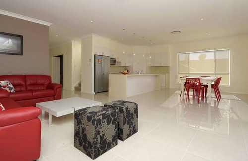 Fingal Bay House | Overlooking pristine waters of Fingal Bay Beach