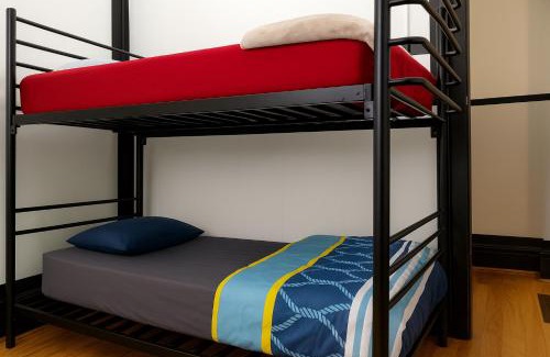 Perth Hostel | Ozi Inn Backpackers - Perth -Valid International Passport Required