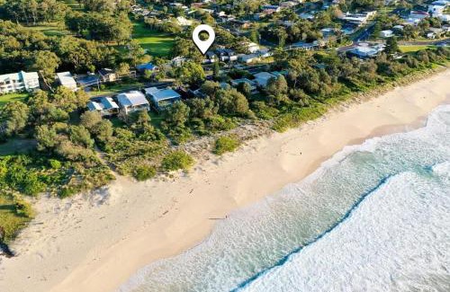 Mollymook Beach Apartment | Pansanas Golf Getaway - Luxury 5BR apartment