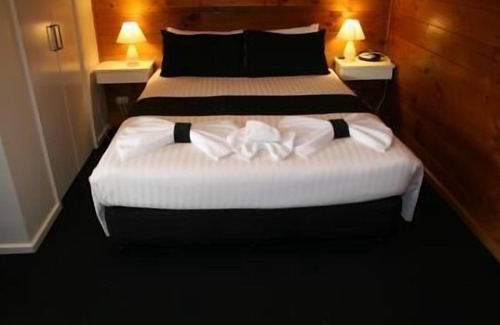 Swan Hill Hotel | Paruna Motel