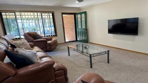 Hawks Nest House | Peaceful In Perrumba