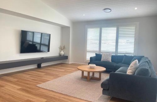 Callala Beach House | Pearl Jervis Bay - Luxury with Swimming Pool