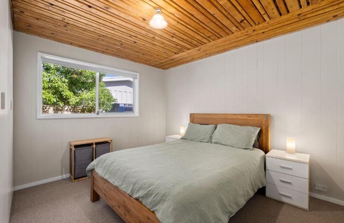 St Leonards House | Pelican Point