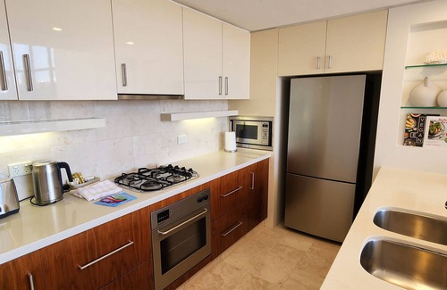 Paddington Apartment | Penthouse Apartment With Massive Private Terrace + Parking + 2 Pools + Views