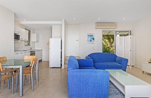 Nelson Bay House | Perched above Dutchies Beach with views over the bay