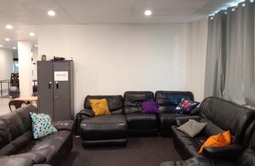 East Perth Hostel | Perth City Backpackers Hostel - note - Valid passport required to check in