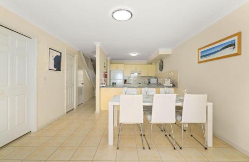 Huskisson House | Pier 8 by Experience Jervis Bay
