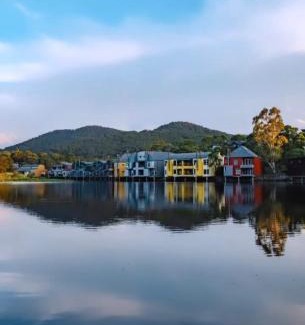 Lake Crackenback House | PISTE LUXURY CHALET - Lake Crackenback Resort